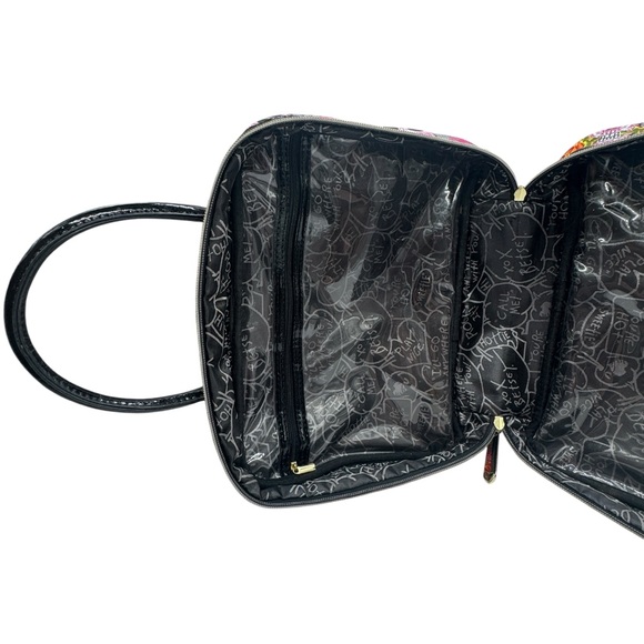 BETSEY JOHNSON Designer Pink Skull Rose Print Large Cosmetic Travel Vacation Bag - Picture 13 of 14